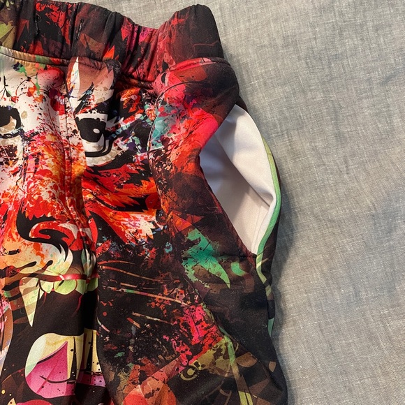 Tiger Print Joggers, Worn only once - Like NEW condition! Men’s size Medium - Picture 3 of 4